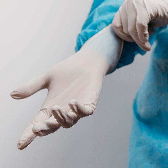 Vinyl Gloves Clear Powder-Free Medium100Pcs - Image 3